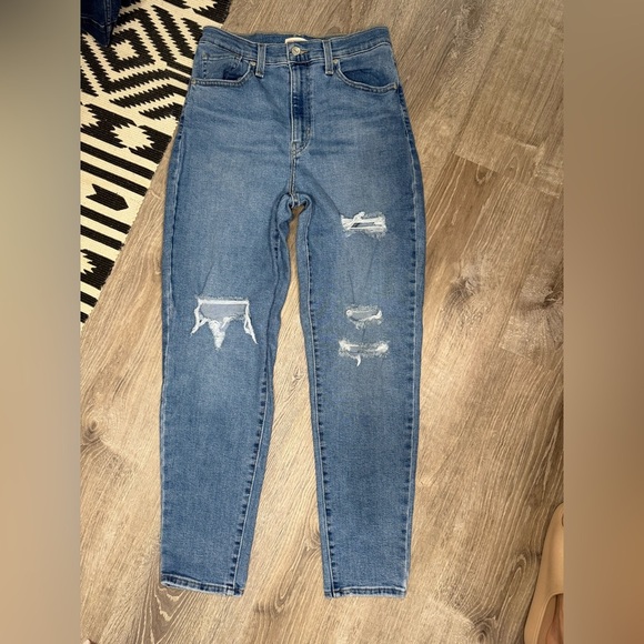 Levi’s Womens 27x29 High Waisted Mom Jeans Medium Wash Distressed Cotton Blend - Picture 2 of 10